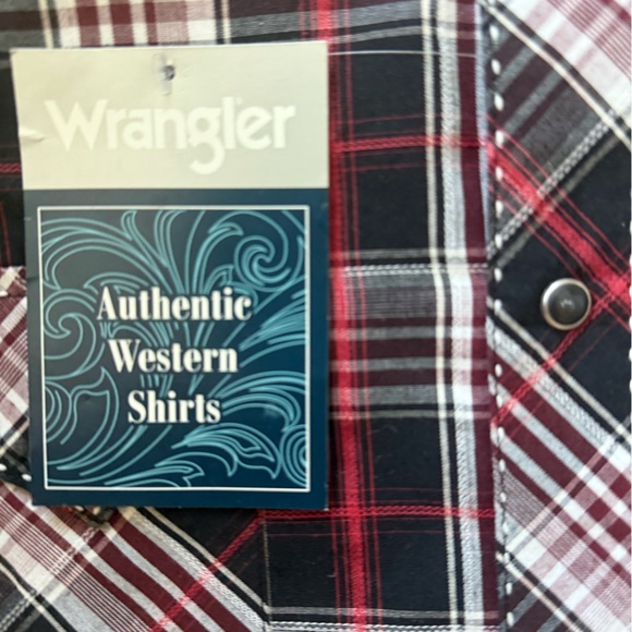 Men’s Wrangler Shirts in Large. New with tags! - Picture 5 of 6